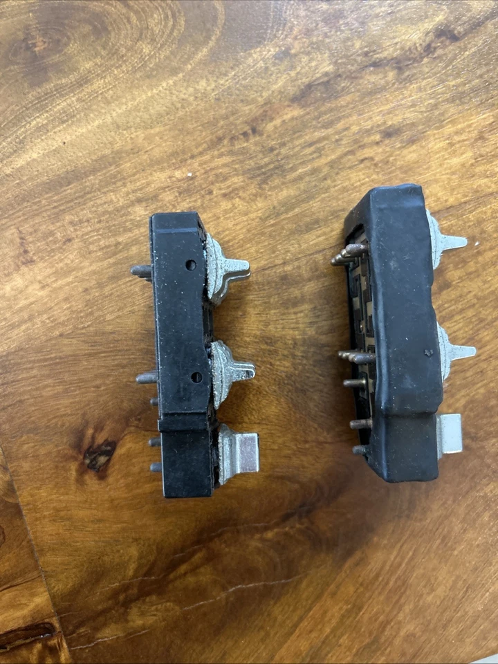 1973 LLINCOLN MARK IV Mercury OEM ГЛАВНЫЙ ВЫКЛЮЧАТЕЛЬ СТЕКЛОПОДЪЕМНИКА - D2MB-14540-AA - Изображение 2 из 4