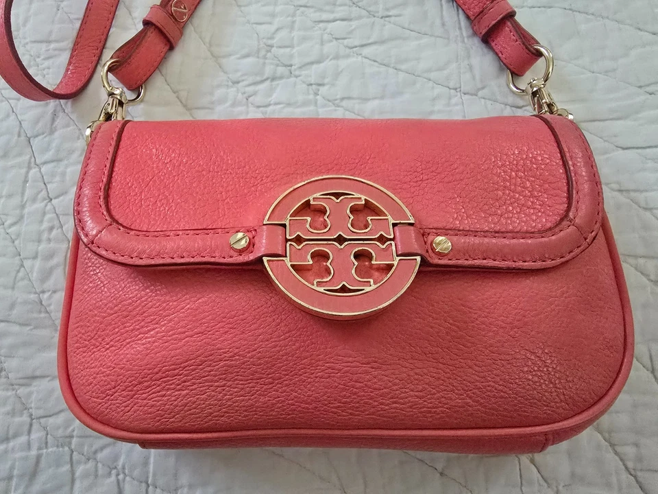 Bolso Bandolera Convertible Tory Burch Cuero Coral Plegable Amanda Foto 2 de 4