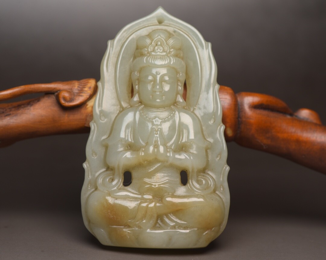 Chinese Natural Hetian Jade Carving Exquisite Guanyin Figurines Pendant Jewelry