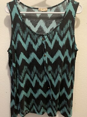 Lavish Plus Women s Green Sleeveless Top XL Zig Zag Design W/buttons Up Front