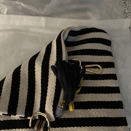 Makeup Bag Carry Zipper Clip Brand New Sealed 11 X 8 - Picture 8 of 9