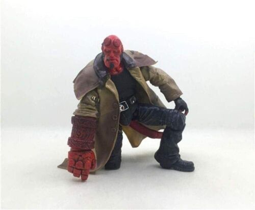 Hellboy The Golden Army Action Figure Mezco 18cm Trench Sigaro Idea Regalo - Imagen 20 de 24