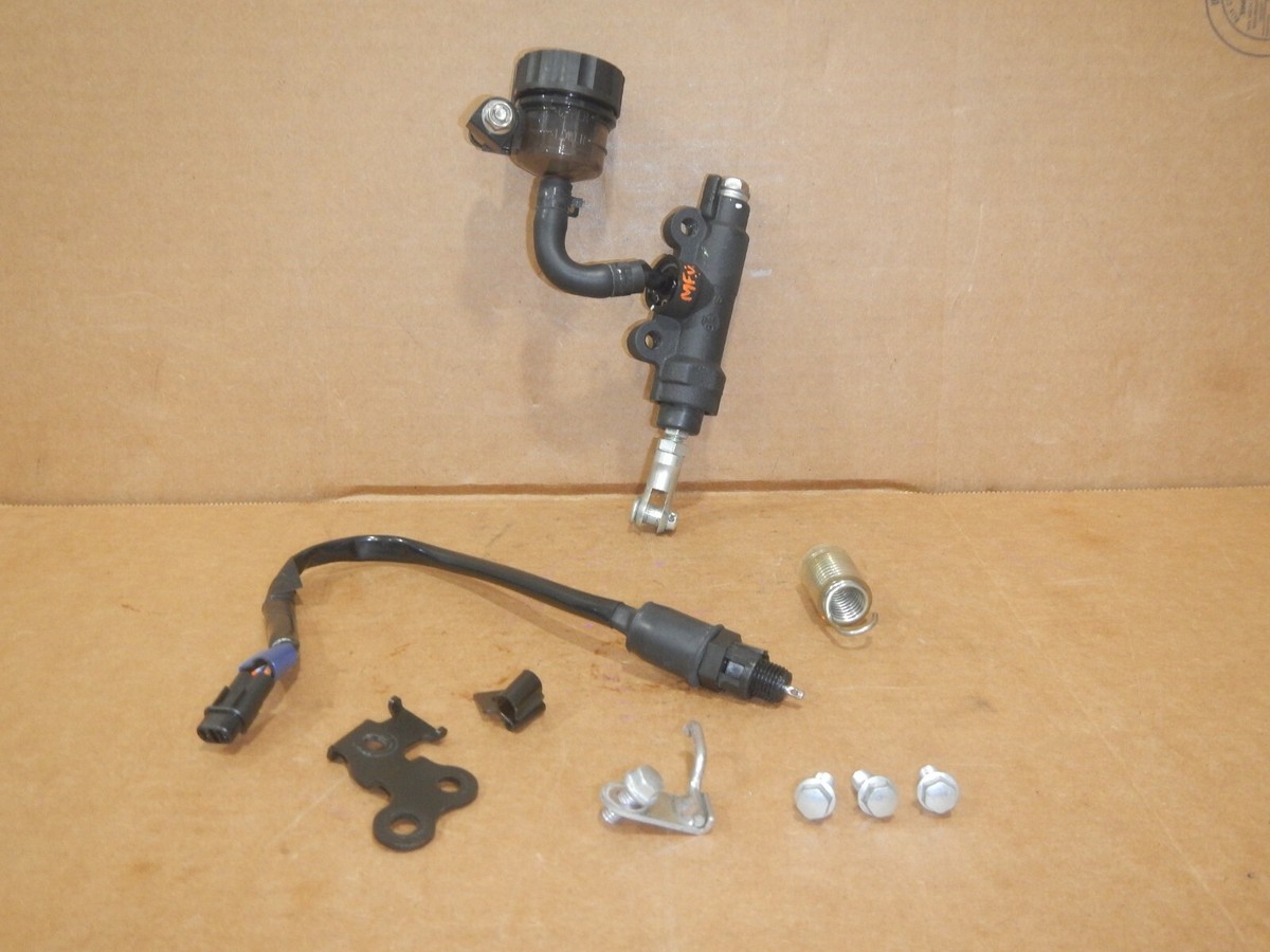 明聴　CD Kawasaki 2008-2010 ZX10R Ninja Front Right Brake Caliper