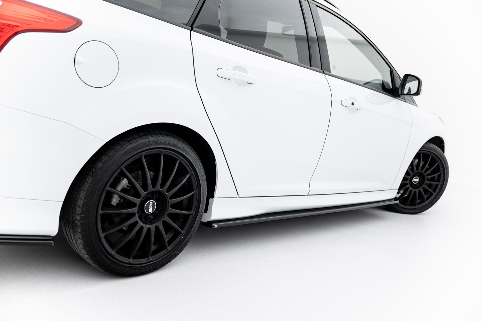 Rajouts de bas de caisse Ford Focus ST pour protéger et rabaisser le châssis - 3