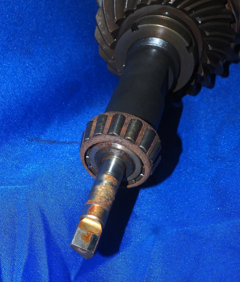 Mercruiser 4.3L V6 OMC Cobra 984013 Drive Shaft U Joint Assembly W/Gear OEM Nice - Image 2 of 4