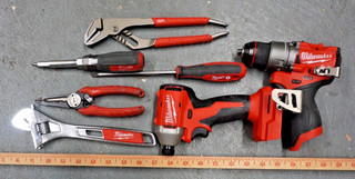 H1006 20 assorted Milwaukee Tools
