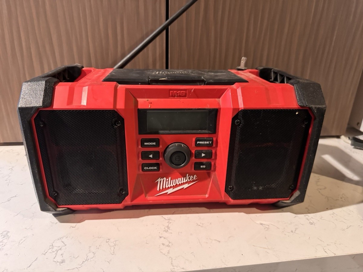 Milwaukee 2890-20 M18 Jobsite Radio Plug-In Connection Or