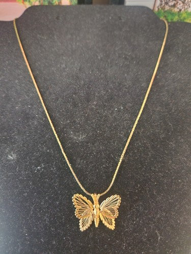 Vintage Monet Gold Tone Delicate Wire Filigree Butterfly Pendant Necklace