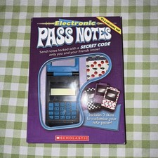 Scholastic Electric Pass Notes Secret Code Flip Phone Razor Calculator 2008 NIB