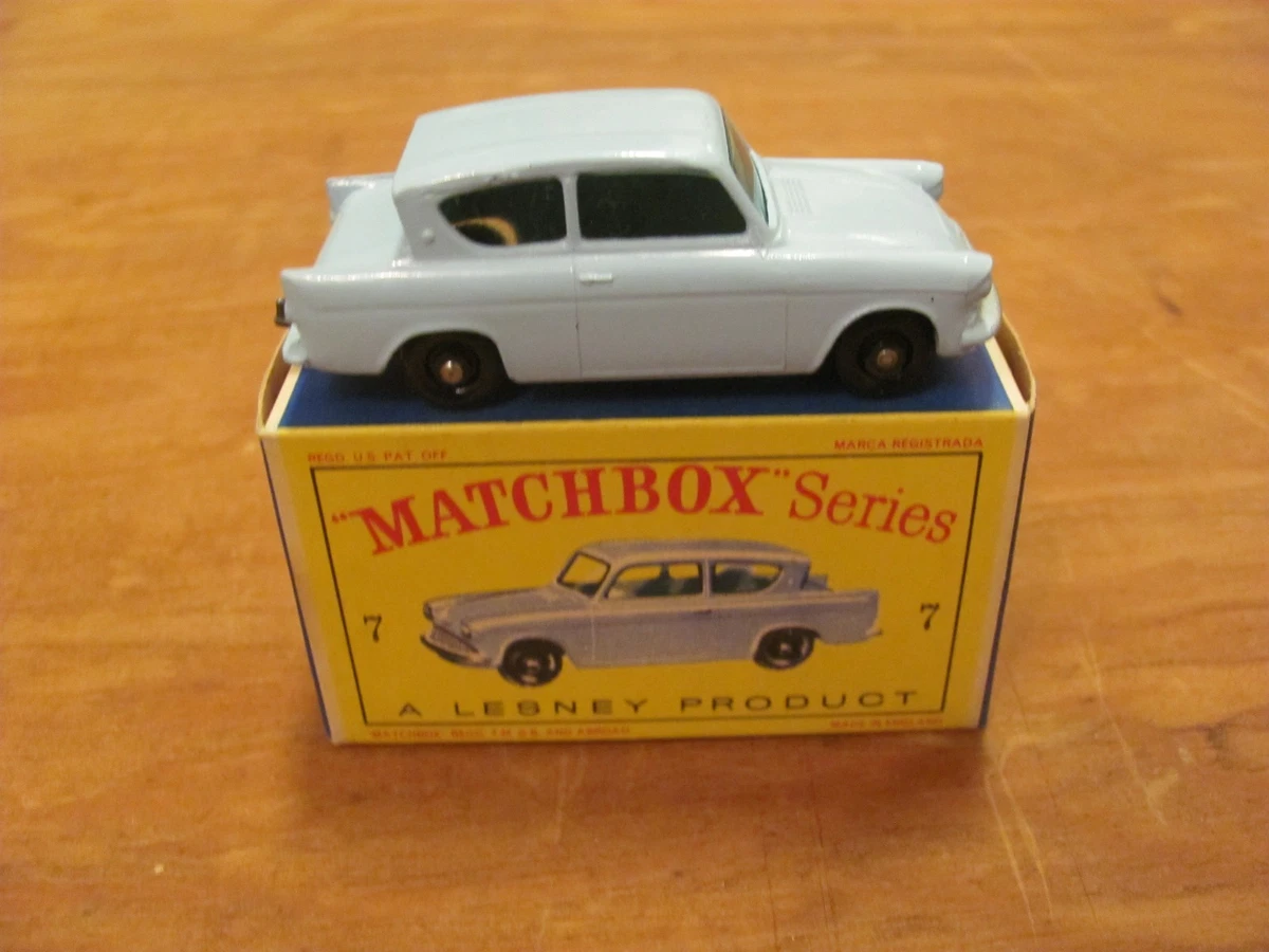 MATCHBOX No7 FORD ANGLIA シルバープラスチックタイヤ MATCHBOX No7
