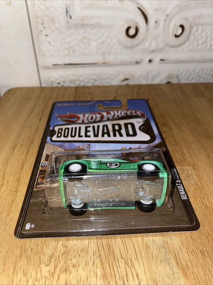 2012 Hot Wheels Renault 5 Turbo Boulevard Series Green Real Riders - Image 3 of 4