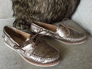 frye boat shoes womens
