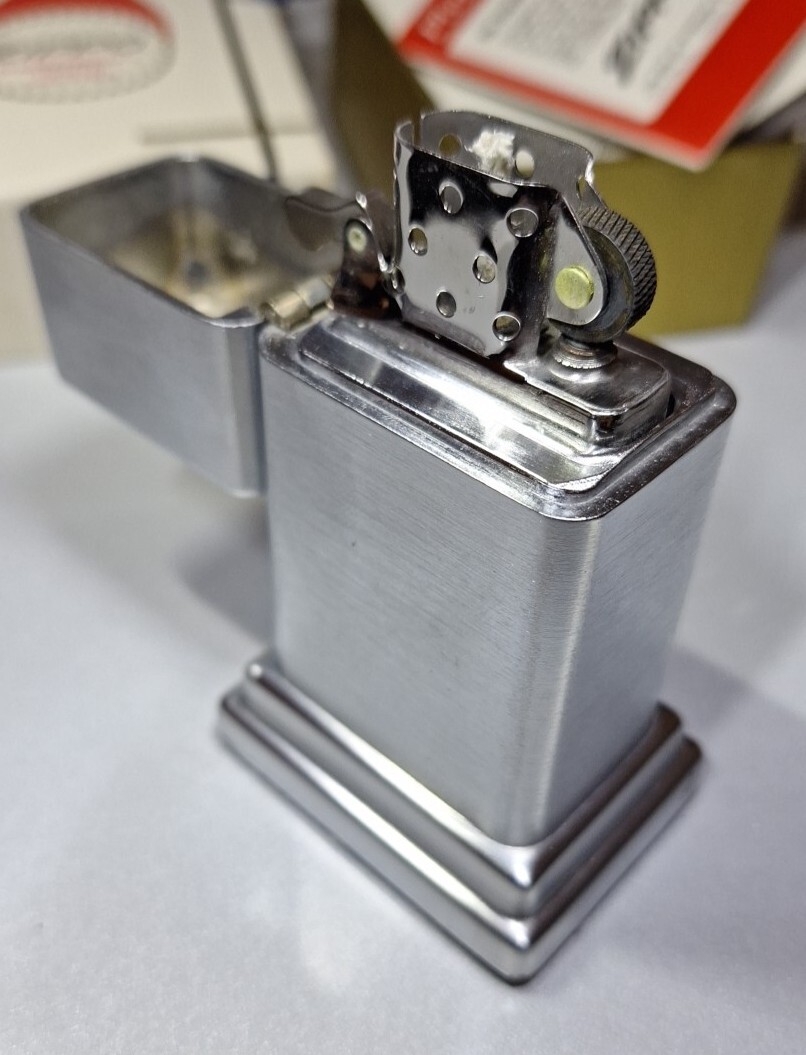 Rare Vintage Barcroft Zippo Table LighterNIBFrom A Clean & Smokefree