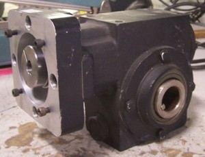 TEXTRON ACCUDRIVE RG200030SSAS03ABCDE 28:1 RATIO GEAR REDUCER 1-1/4" BORE
