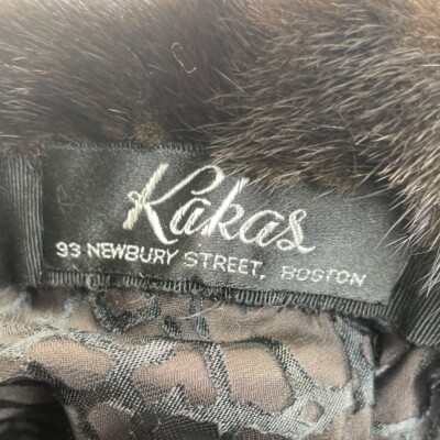 Vintage Kakas Fur Company Women display picture 3