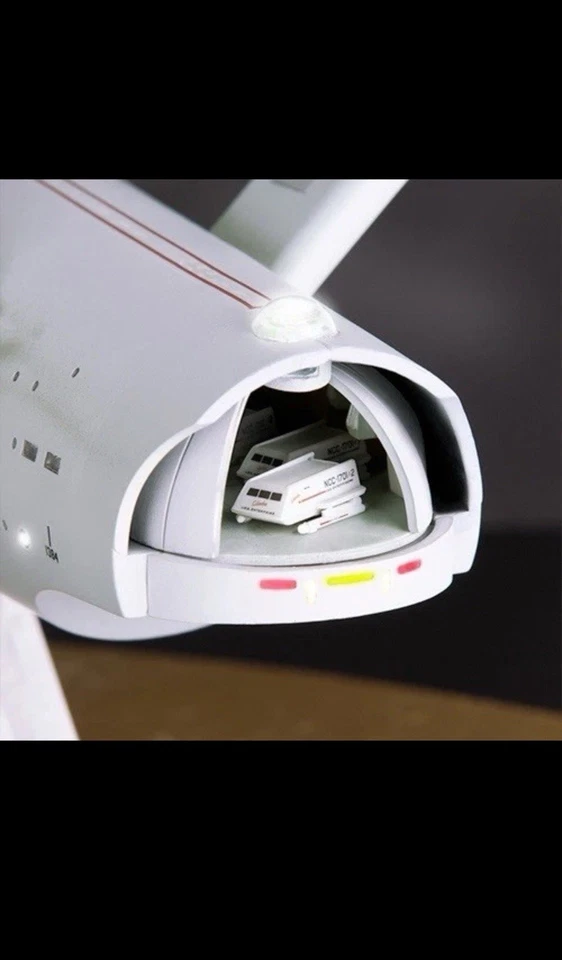 Tomy Star Trek TOS USS Enterprise NCC-1701 1/350 Scale Die Cast Metal NEW IN BOX - Image 3 of 4