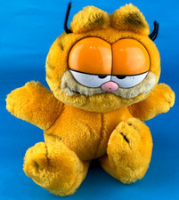 Vintage Dakin Sitting Garfield 11" Plush Stuffed 1981