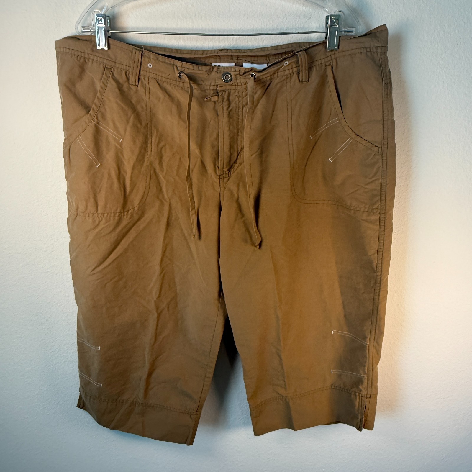 Columbia Hiking Bermuda Shorts Women's Size XL Brown Lightweight Pockets Outdoor