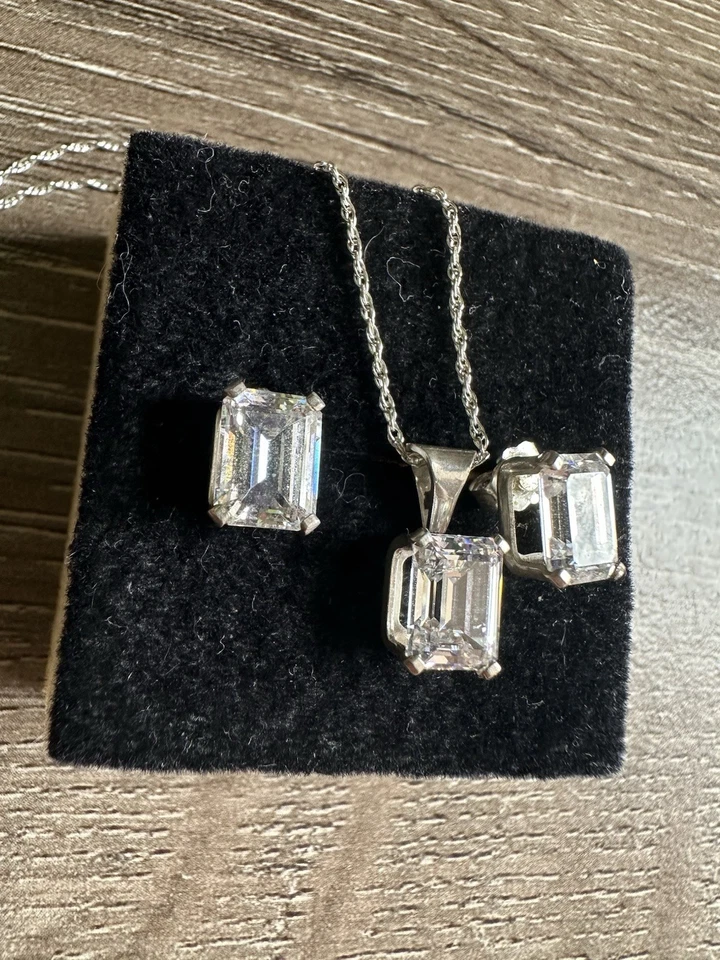 Juego de pendientes y collar Diamonique circonita cúbica de plata de ley 925 Foto 3 de 4