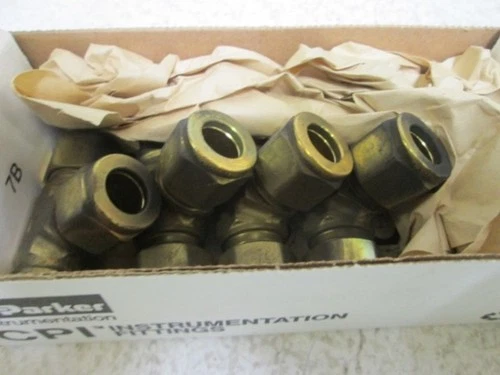 LOT OF 4 PARKER 8-6-8 MBZ-B FEMALE RUN TEE NSMP