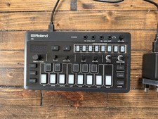 Roland J-6 AIRA Compact Chord Synthesiser