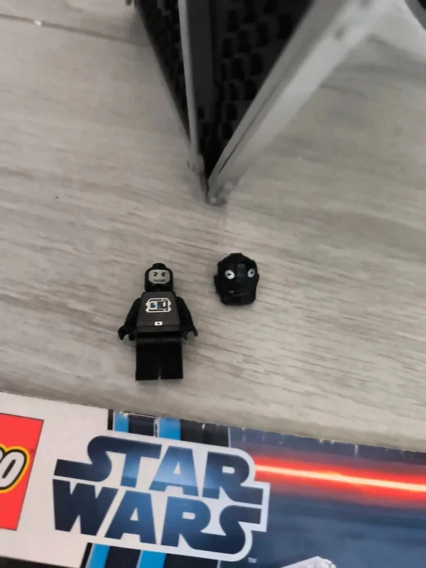 LEGO Star Wars 9492 TIE Fighter, foto 2 di 2