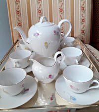 Servizio da caffè vintage in porcellana Korok con fiori e oro