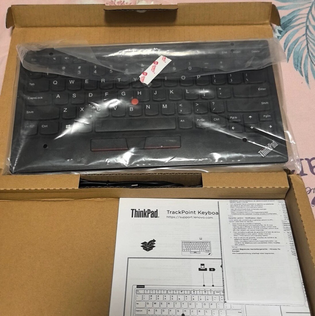 美品 Lenovo ThinkPad TrackPoint KeyboardII ThinkPad TrackPoint Keyboard II - Overview and Service Parts