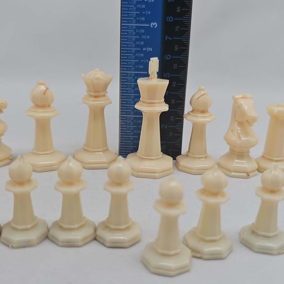 Replacement Drueke Chess Pieces Off-White Octagonal Plastic Weighted, 16 Pieces