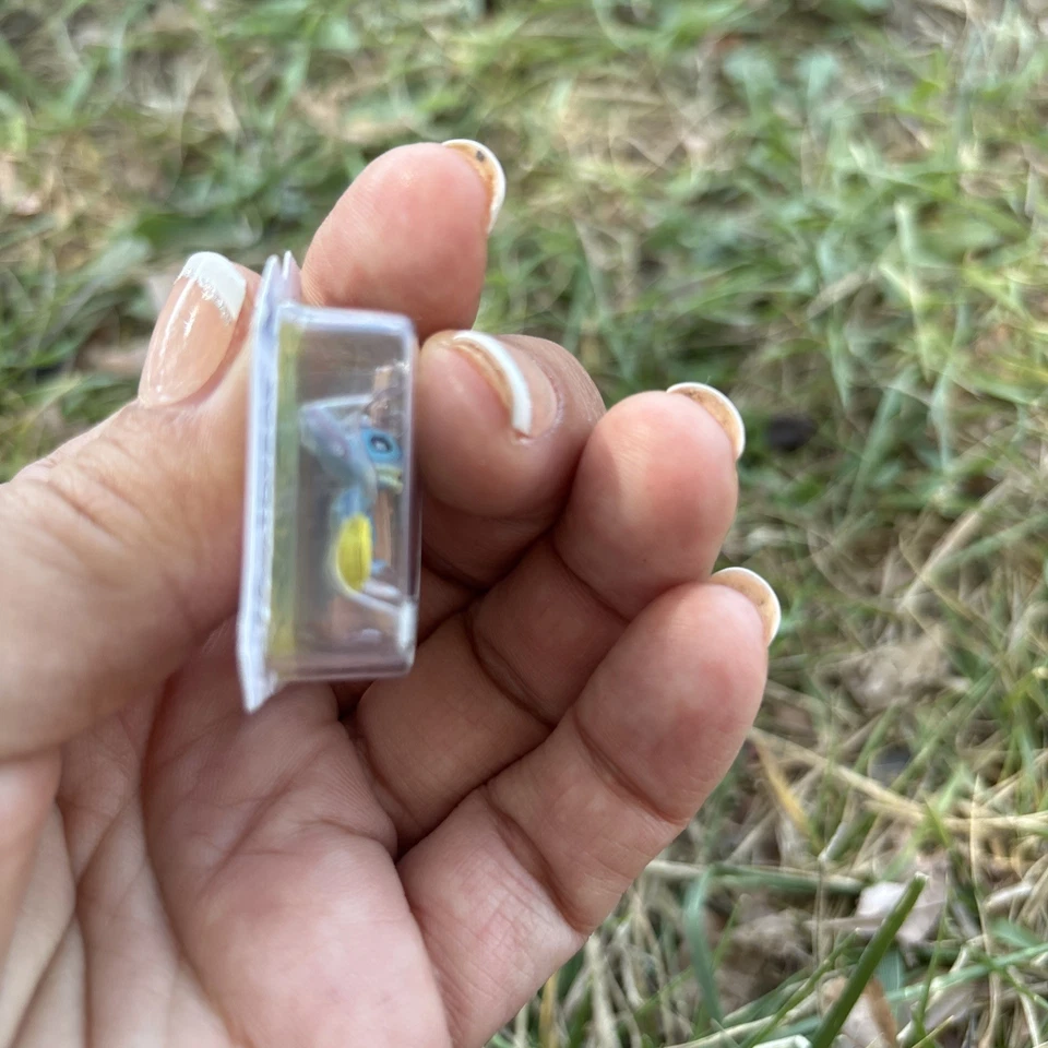 "Juego de figuras de acción Stitch con tabla de surf y bláster #13 mini 1,5"" Disney TOYBOX" Foto 4 de 4