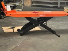 Drop Tail Trailers Motorcycle Lift, 1,000lb Capacity Motorcycle Lift Table