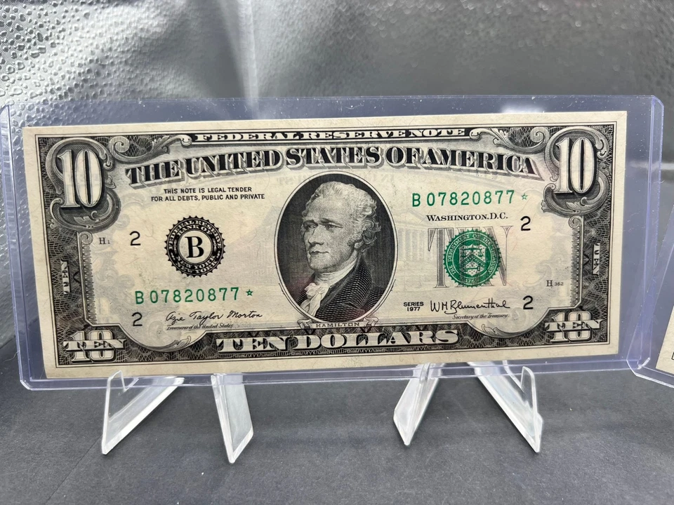 1976 USA $10 TREASURY NOTES GREEN SEALX2 SEQUENTIAL SN # B07820877* & B07820878* - Image 3 of 4