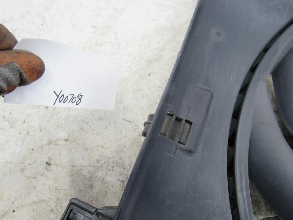 2013 Hyundai Equus radiator engine cooling fan assembly motor shroud OEM - Imagem 4 de 4