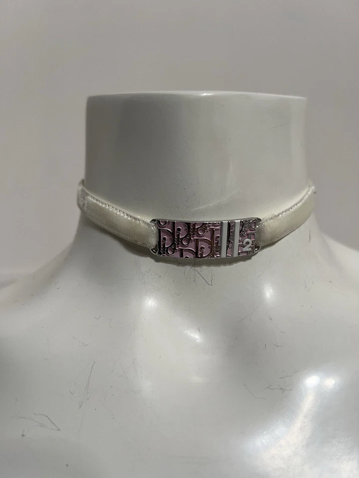 Gargantilla de terciopelo blanco monograma rosa Christian Dior de John Galliano de colección Foto 2 de 4