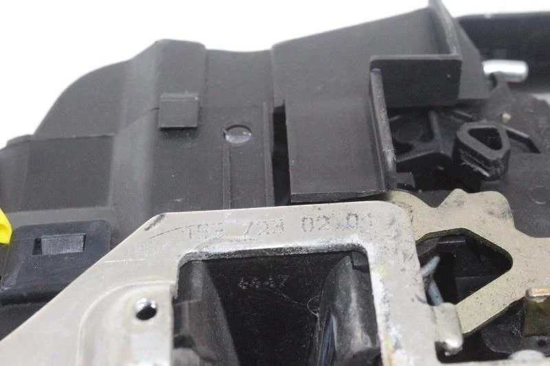 2005 CHRYSLER CROSSFIRE ZH ROADSTER #204 ATUADOR DE TRAVA DE PORTA DIREITA - Imagem 4 de 4