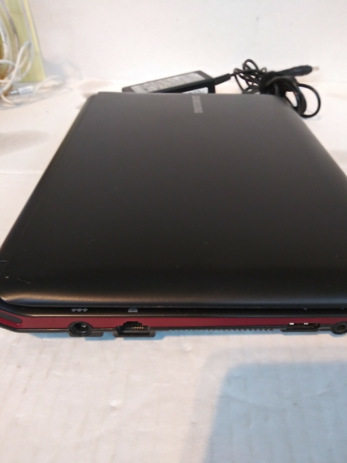 Samsung N145 Plus 10.1in., Intel Atom, 1.66GHz Netbook - Black -..for parts. - Picture 7 of 12