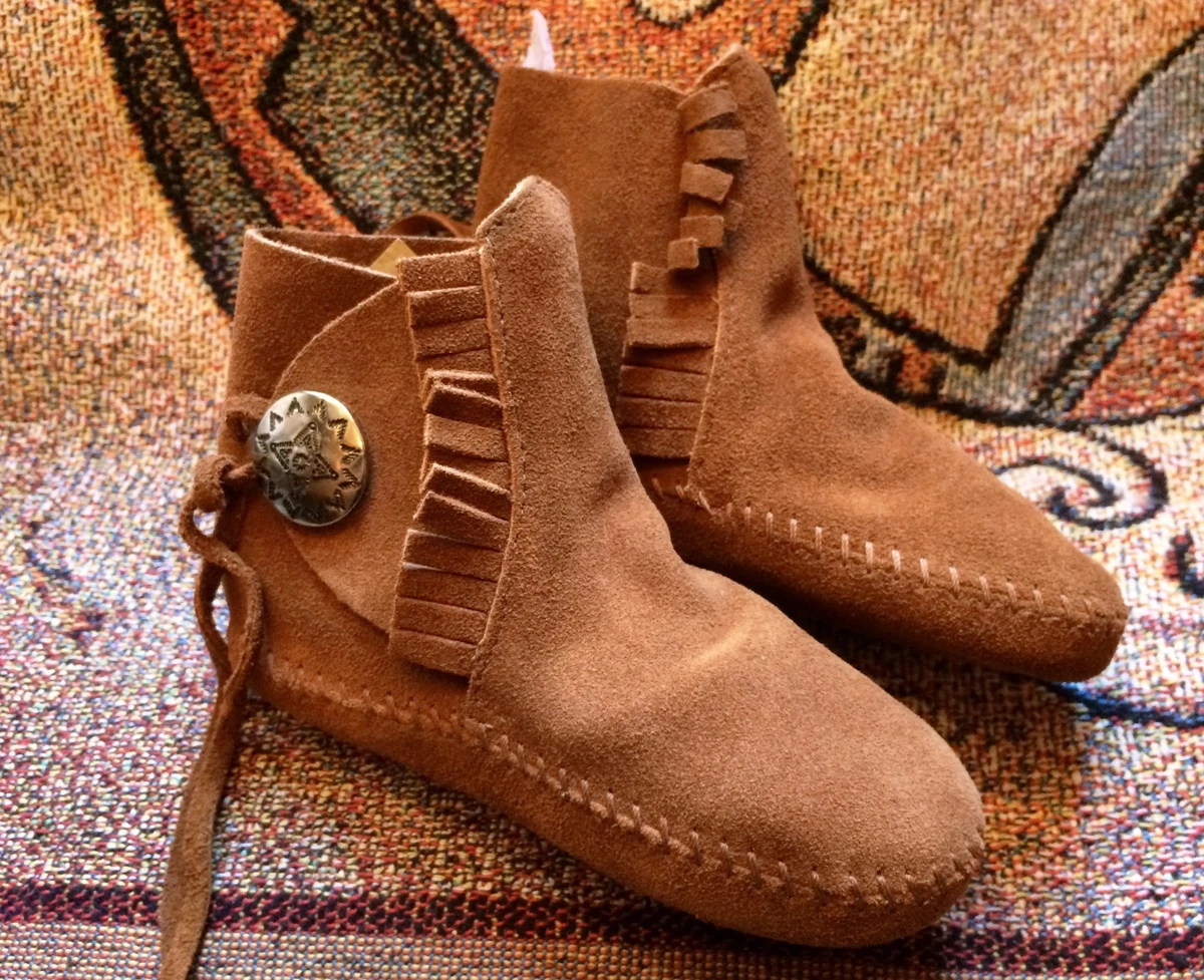 Minnetonka two button boot mens 2025