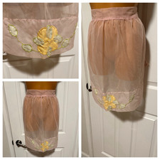 VTG CLASSIC MCM PINK SHEER CHIFFON W/ FLORAL APPLIQUE NYLON ~ 1/2 APRON