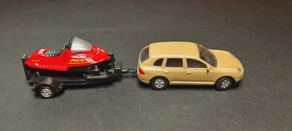 PORSCHE CON CARRELLO E MOTO DA NEVE -Joy City 1/72 - pressofuso e plastica - L.4 - Immagine 2 di 4