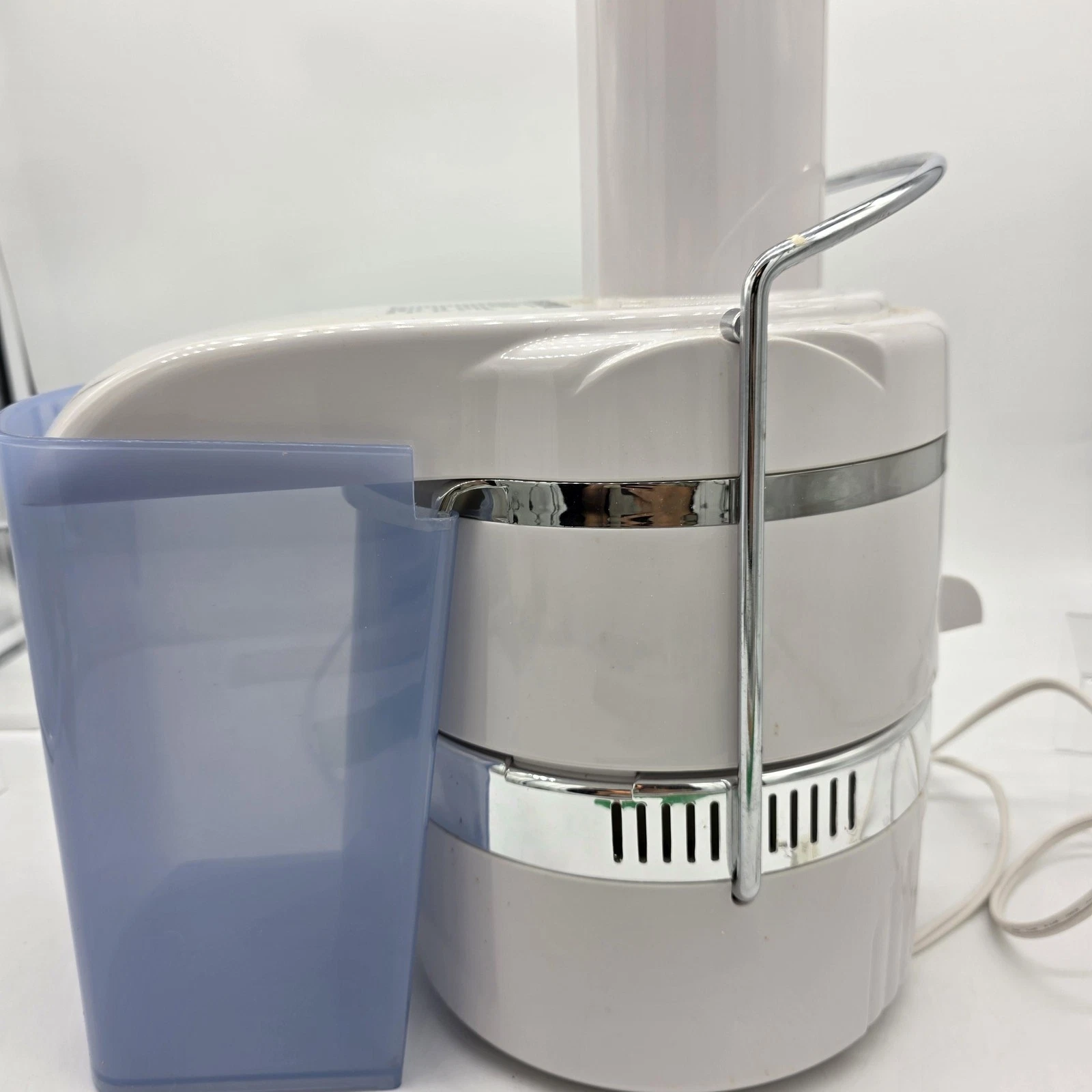 Jack LaLanne Power Juicer White Electric Centrifugal Fruit Vegetable Machine
Opens in a new window o