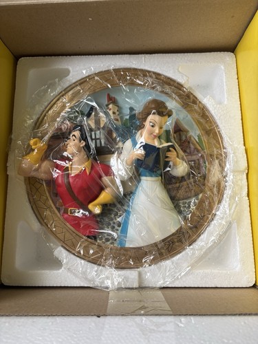 Vintage Disney Store Beauty and the Beast 3D Plate Lost In Her Dreams Belle