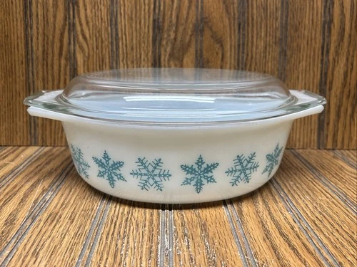 Vintage Pyrex Casserole Dish Snowflake 1 1/2 Quart 1.5 Qt 043 Turquoise