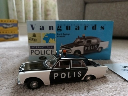VA04605 - Ford Zephyr 6 MkIII - Swedish Polis - Picture 2 of 6
