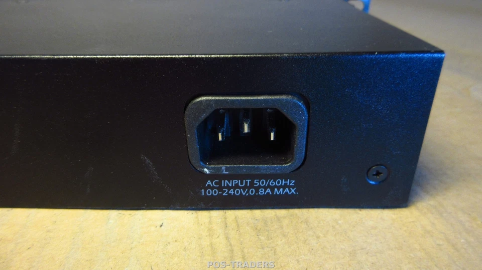 APC AP9224110 Fast Network Switch 24 Port 10/100 Ethernet Hub INCL RACK MOUNTS - Bild 4 von 4