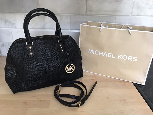 michael kors connie duffle bag