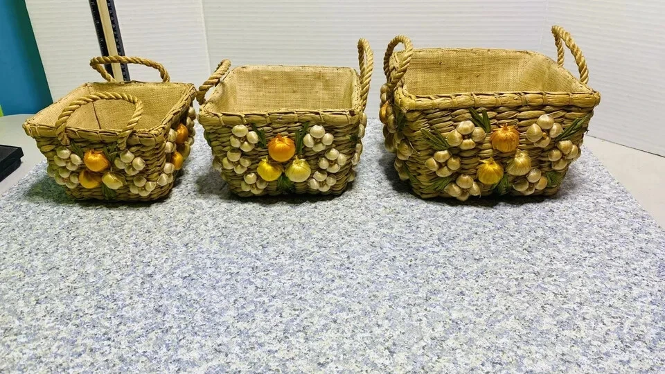 Set of 3 Nesting Raffia Floral Woven Casserole Baskets Lined  Handled Square - Image 3 of 4