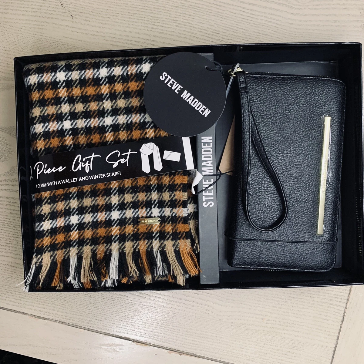 Steve Madden Wristlet Wallet and Scarf Set NEW in Black and Butterscotch |  eBay