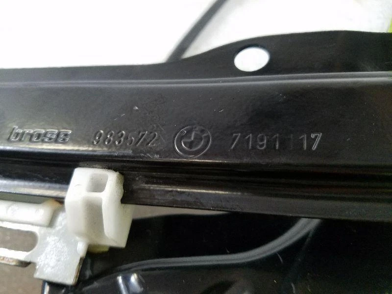 2007-2013 宝马 335I 司机侧左前门调节器 — 第 2/3 张图片