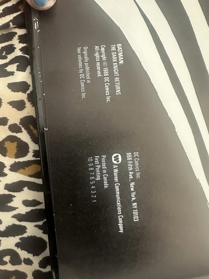 Batman The Dark Knight Returns Hardcover 1st Printing 1986 First Edition - Image 2 of 2