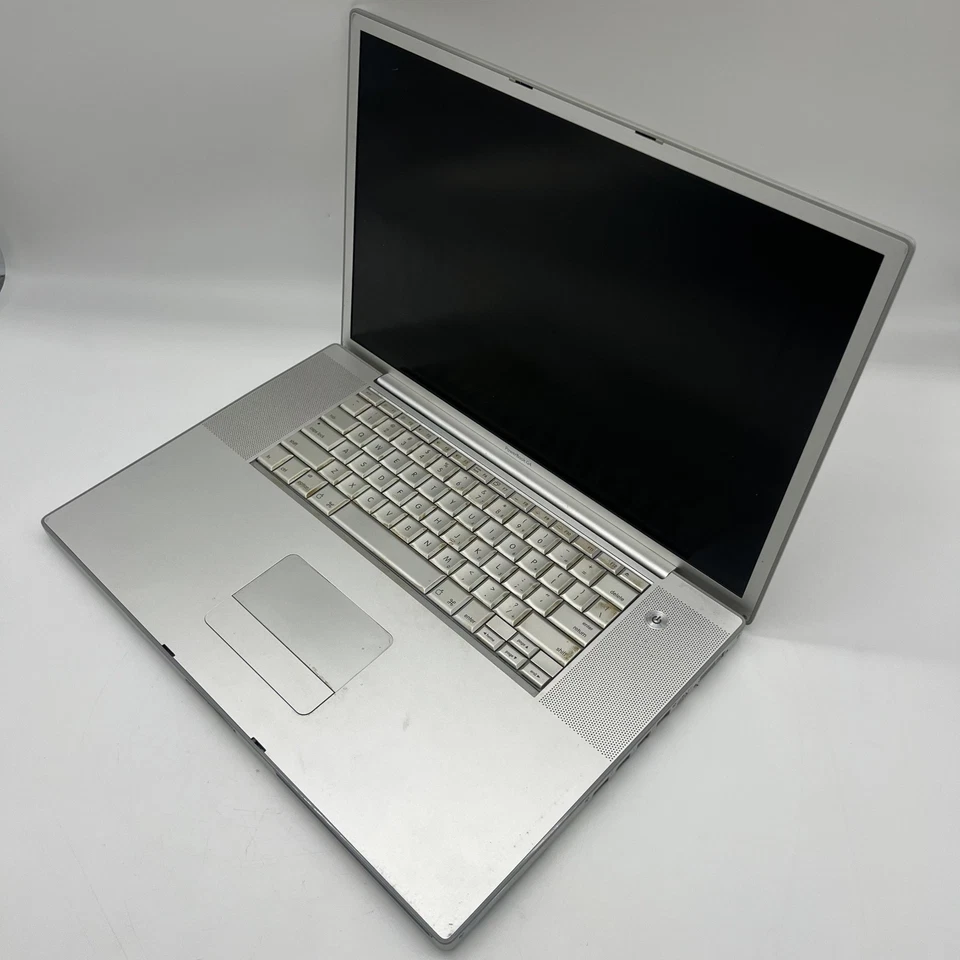 Apple PowerBook G4 17 Inch 1.5GHz A1085, photo 4 of 5